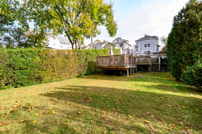 Building Photo - 231 Flax Hill Rd