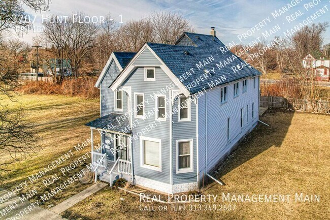 Building Photo - 3707 Hunt St