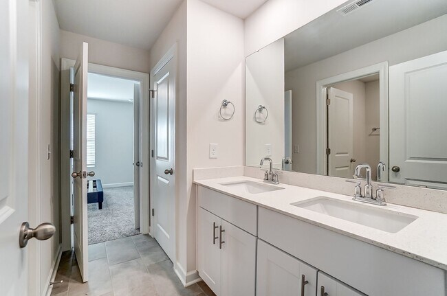 Building Photo - Move-in Ready 3 Bedroom in Mint Hill!