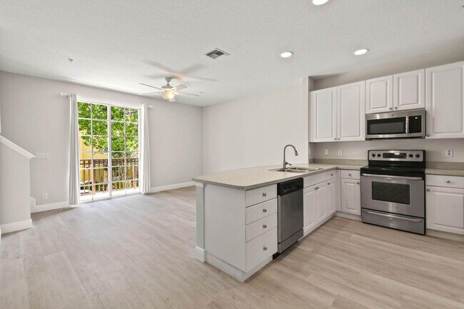 Building Photo - 109 Osceola Ln