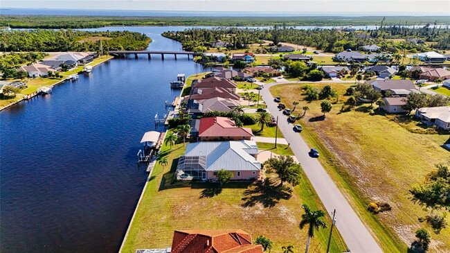 Building Photo - "3-Bedroom Oasis with Granite Accents & Mo...