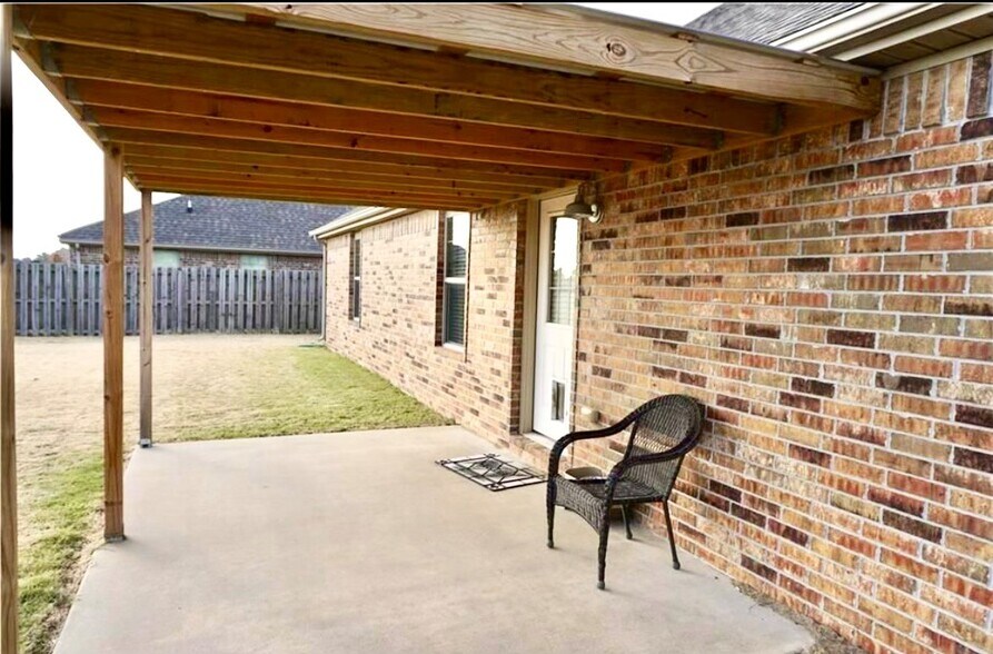 Building Photo - 4301 SW Slate Ln