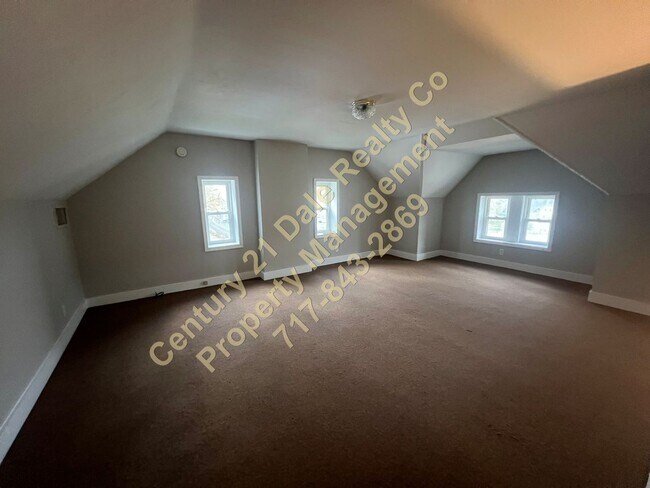 Building Photo - 1414 S George St