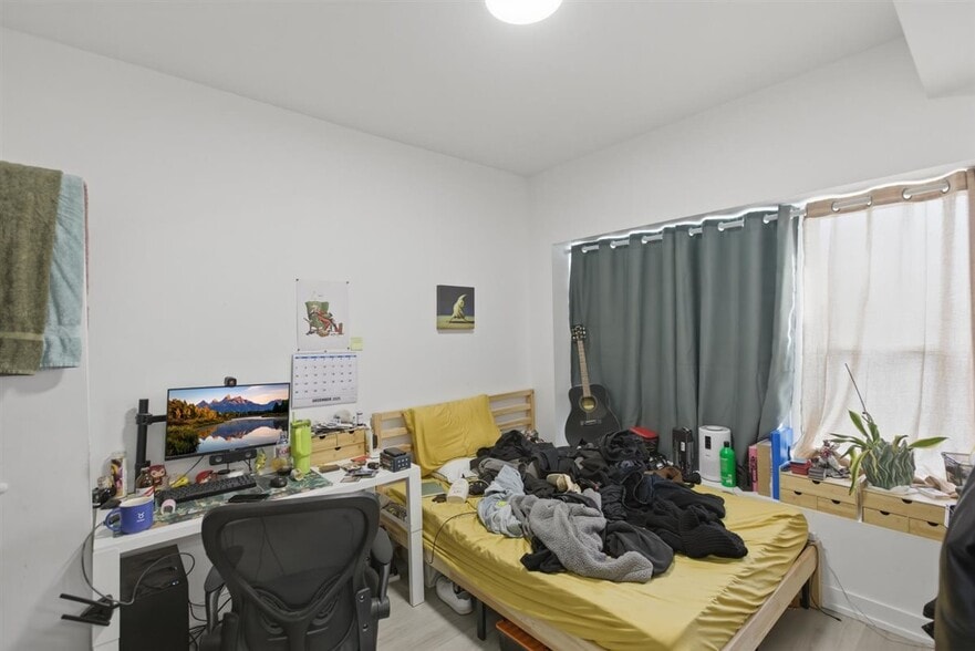 Building Photo - 4939 N St Louis Ave