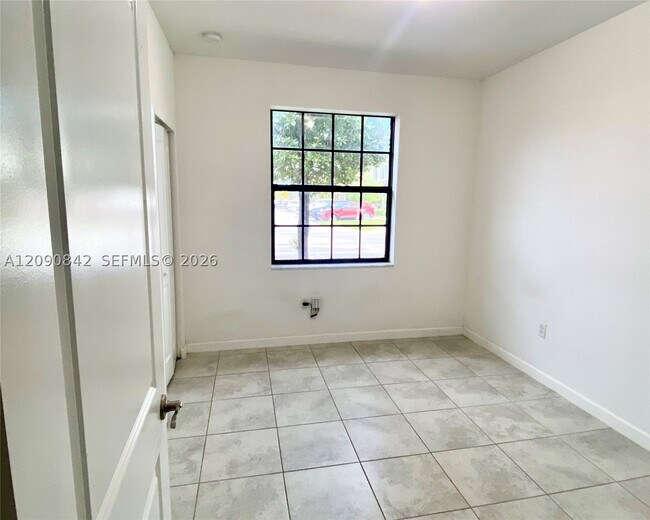 Building Photo - 24902 SW 114th Ave