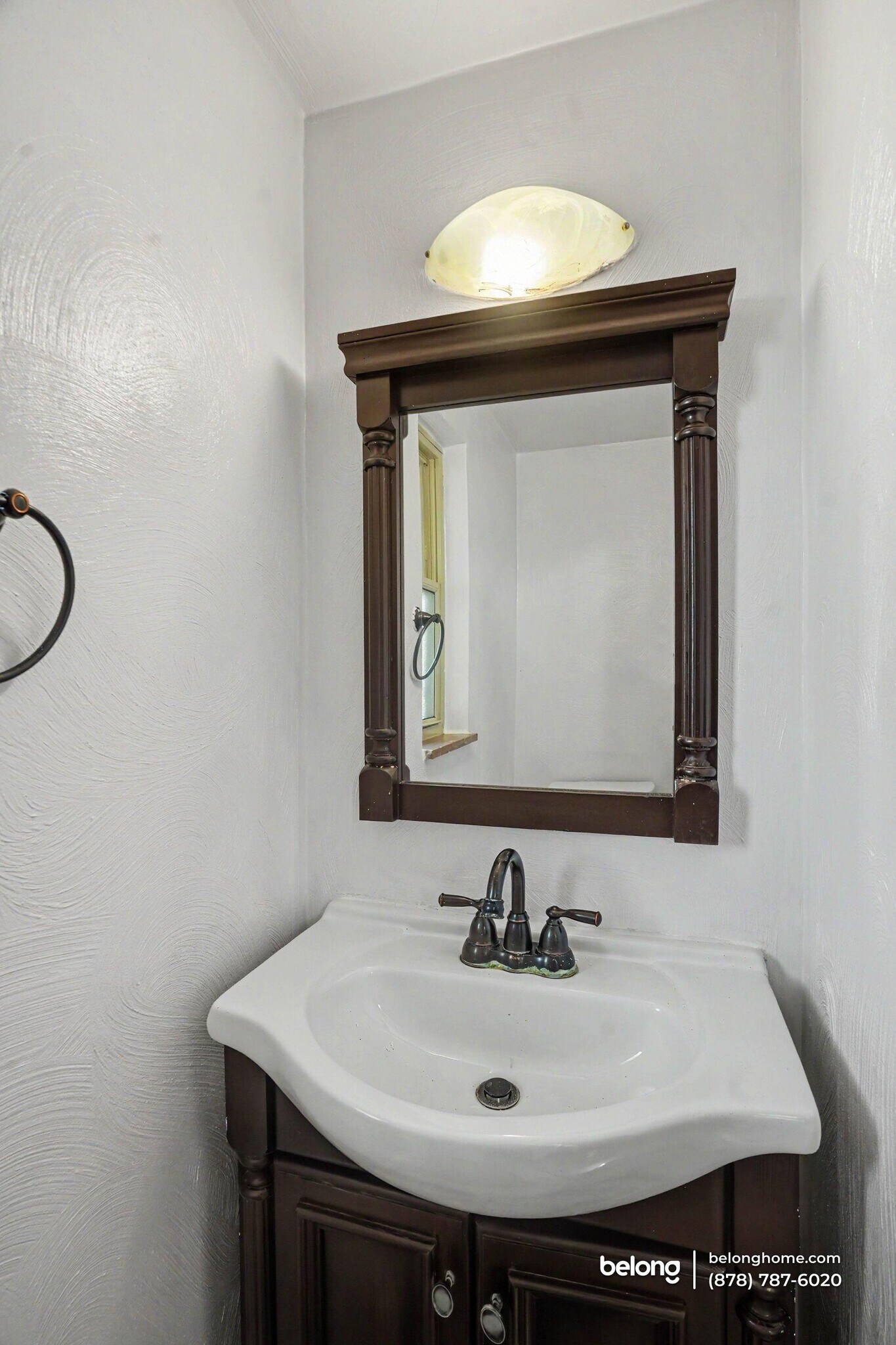 Building Photo - 5240 Orchard Hill Dr