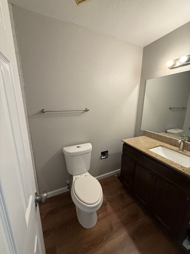 Building Photo - 14086 E 22nd Pl