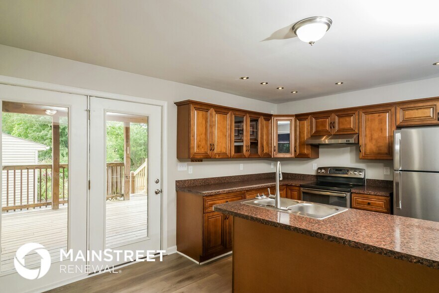 Building Photo - 3725 Greenwich Rd