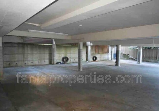 Building Photo - 1312 6th Ave N