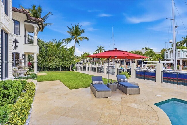 Building Photo - 628 Coral Way