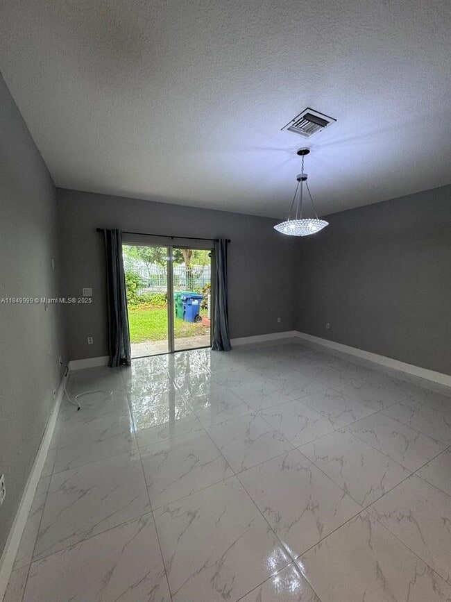 Building Photo - 8420 SW 150th Ave