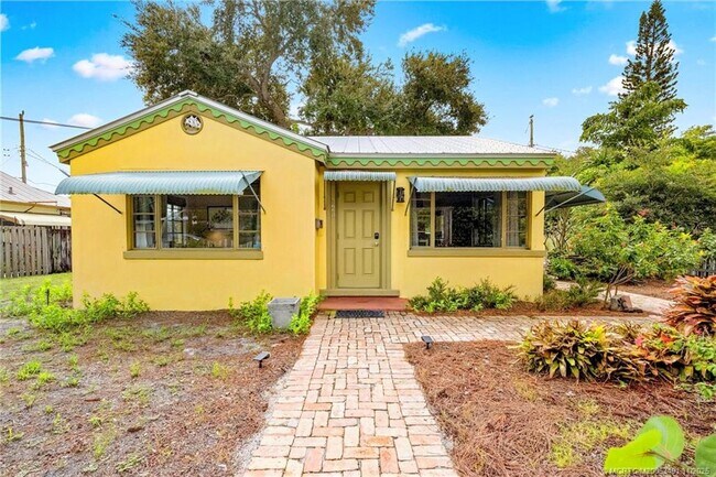 Building Photo - 120 SW 5th St