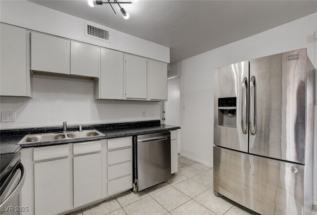 Building Photo - 6453 Bannock Way