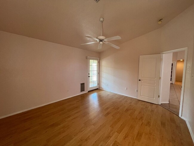 Building Photo - 3 BEDROOM HOME IN THE FOOTHILLS WITH A SPA!