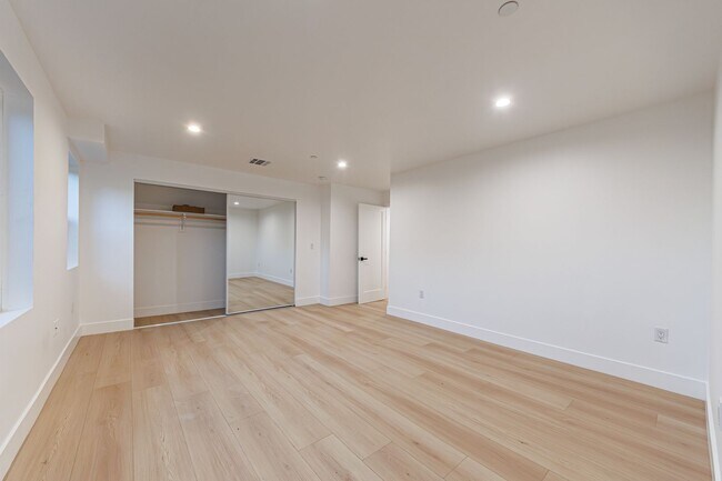 Building Photo - 1658 S. Hayworth Ave