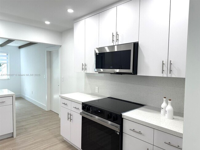 Building Photo - 1561 Alcala Ave