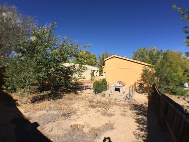 Building Photo - Cozy North Hills Home