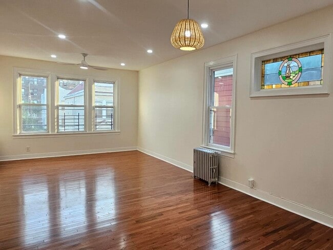 Building Photo - 151 W 33rd St