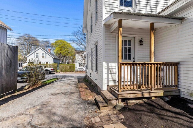 Building Photo - 95 Rumford St