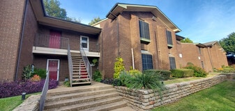 Building Photo - 2505 Wedglea Dr