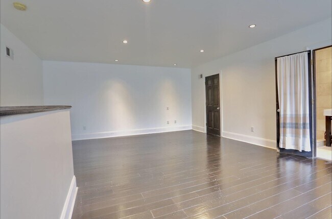 Building Photo - 115 Sherman Ave