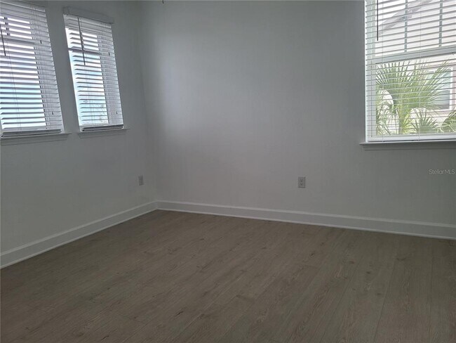 Building Photo - 13825 Benavente Ave