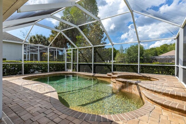 Building Photo - 9524 Greenpointe Dr