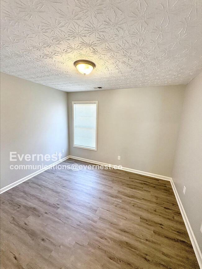 Building Photo - 632 Addison Way