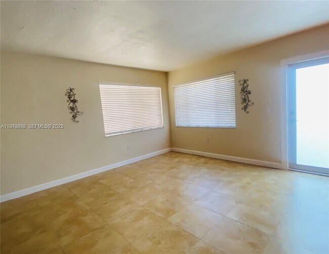 Building Photo - 10440 NW 28th Ct