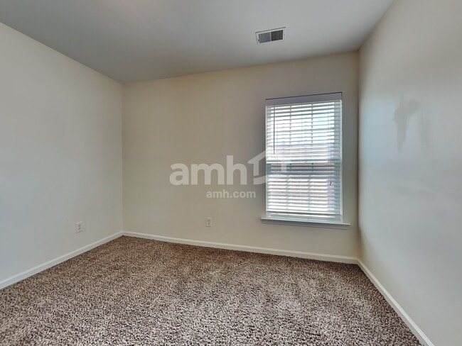 Building Photo - 407 Pine Hill Ln