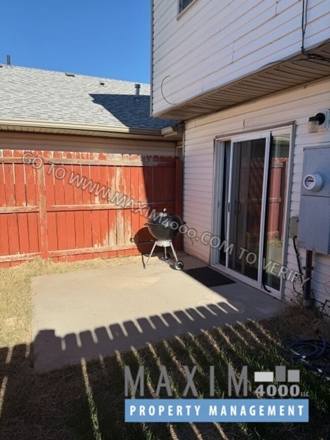 Building Photo - 385 Sunnyside Cir