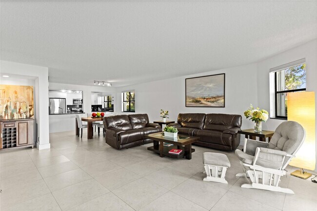 Building Photo - 16051 Blatt Blvd