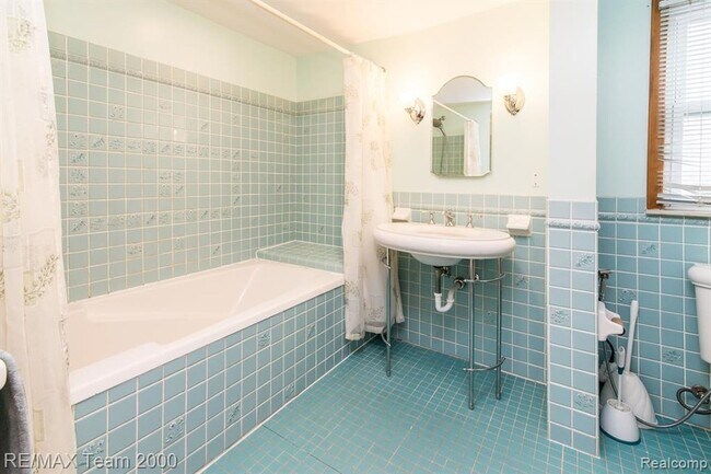 Building Photo - 7527 Hartwell St