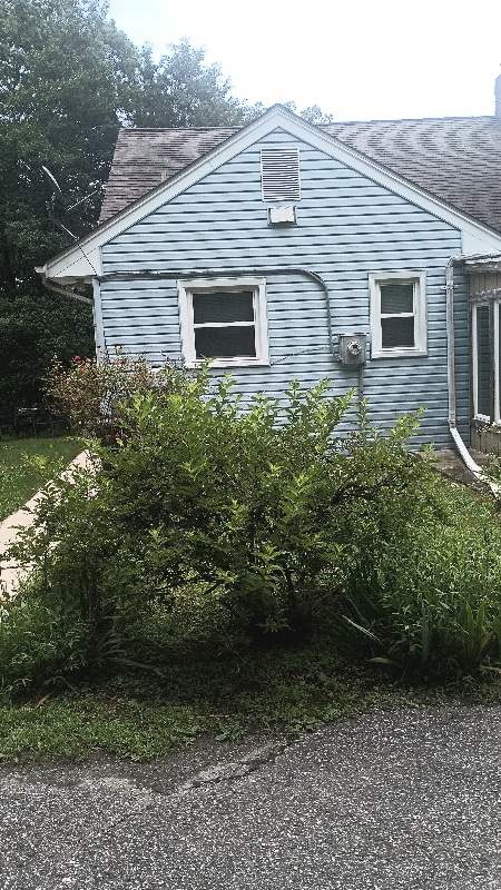Building Photo - 2206 Ridge Rd