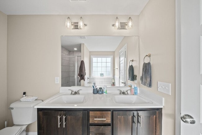 Building Photo - 1084 Barnhill Rd