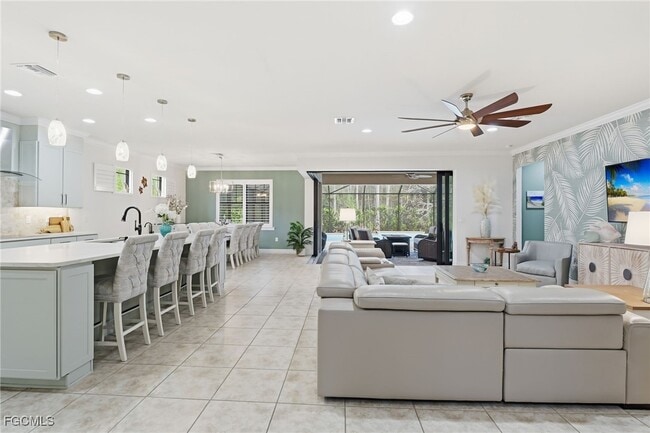 Building Photo - 11012 Castlereagh St