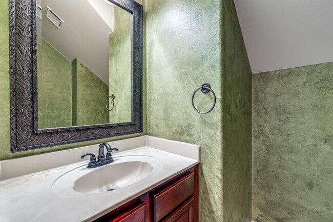 Building Photo - 3-BEDROOM HOME IN GATED COMMUNITY