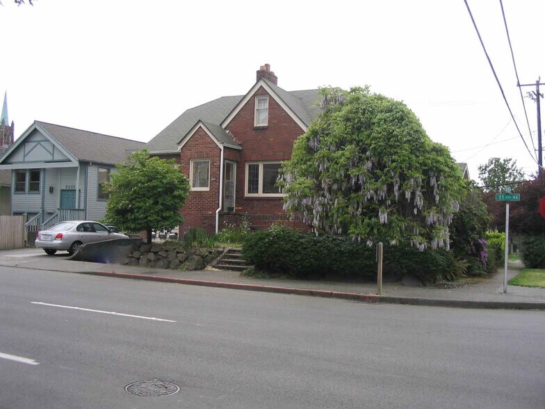 Primary Photo - 5267 11th Ave NE