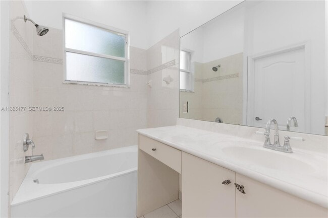 Building Photo - 4108 NE 22nd St