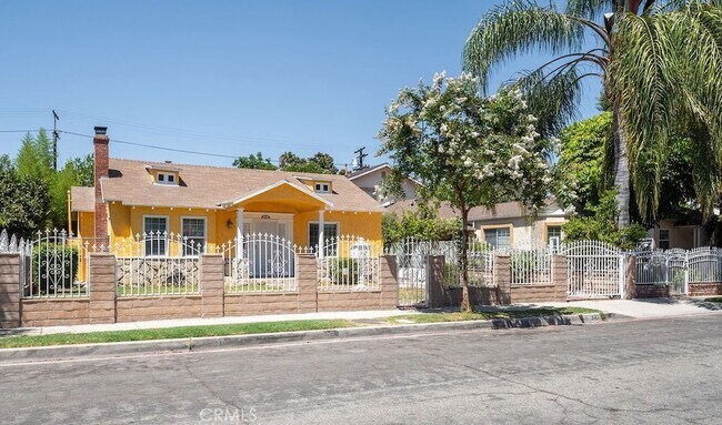Building Photo - 247 W Santa Anita Ave