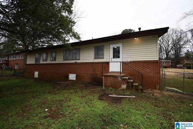 Building Photo - 209 13th Ave NE