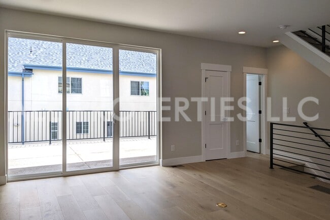 Building Photo - 8048 W 52nd Ln