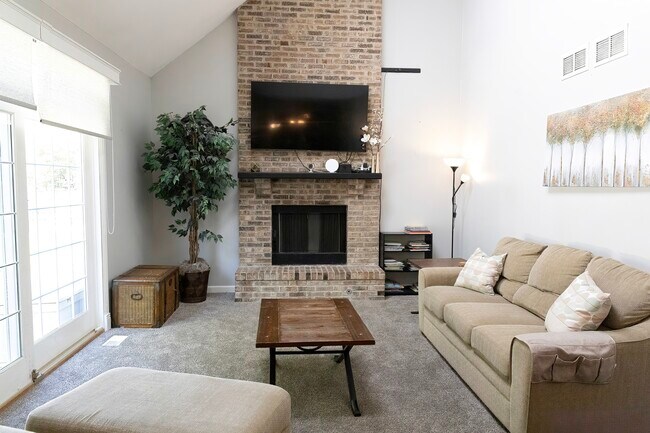 Building Photo - 251 Millington Ln