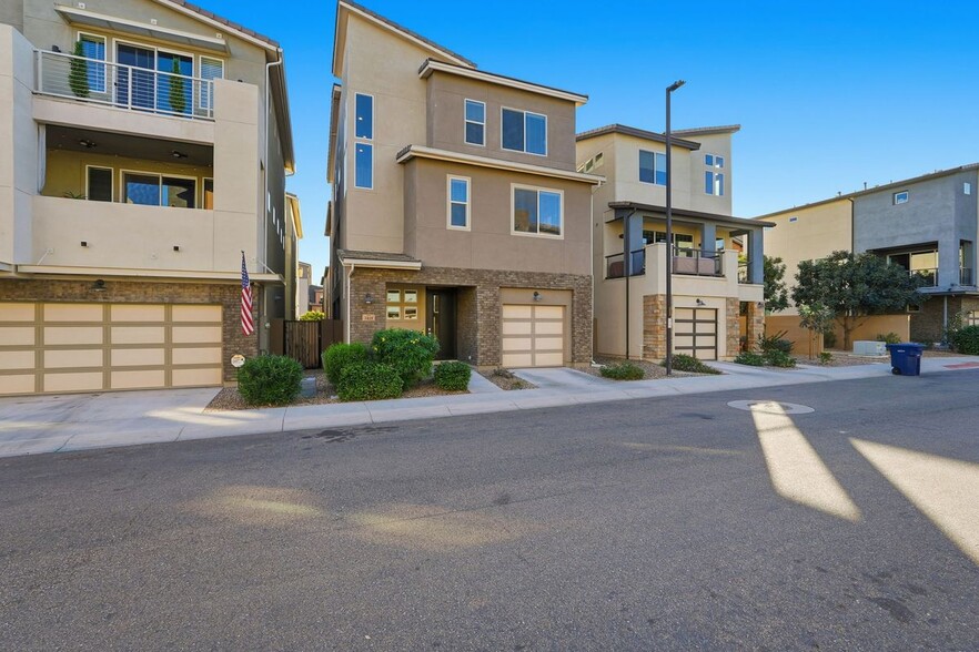 Building Photo - 7059 W Stardust Dr