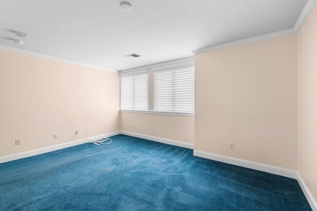 Building Photo - 241 Perkins St