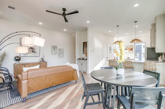 Building Photo - 300 Foch St