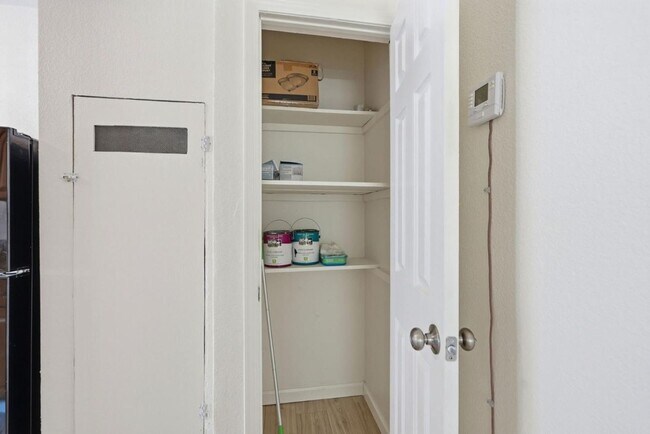 Building Photo - 1redou
