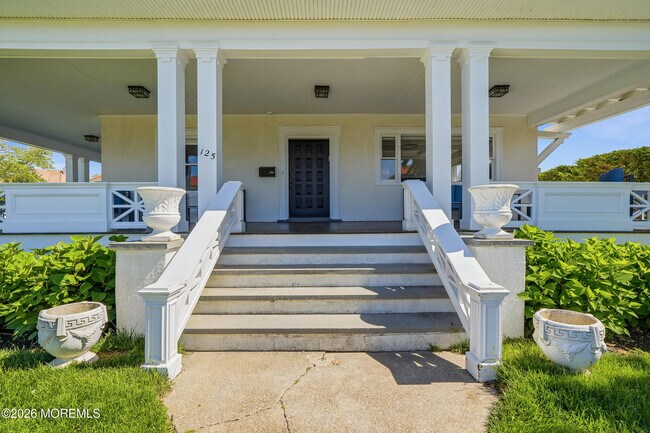 Building Photo - 125 Cedar Ave