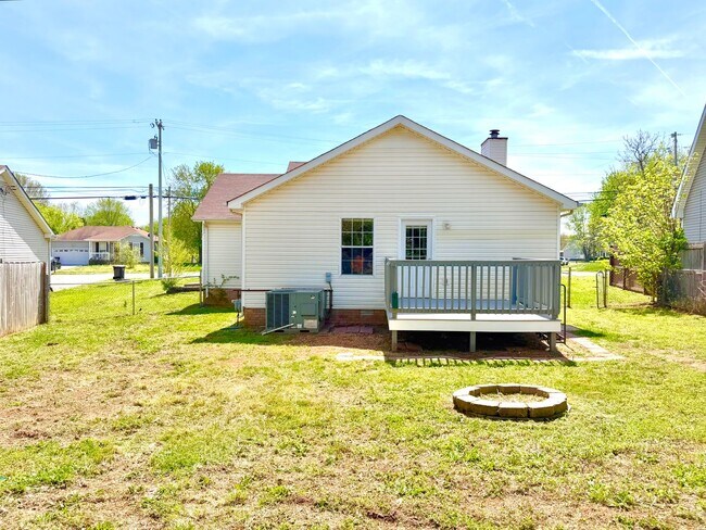 Building Photo - 1215 Marla Dr