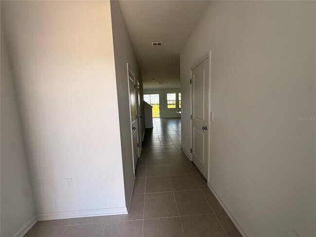 Building Photo - 2999 Maloof Dr